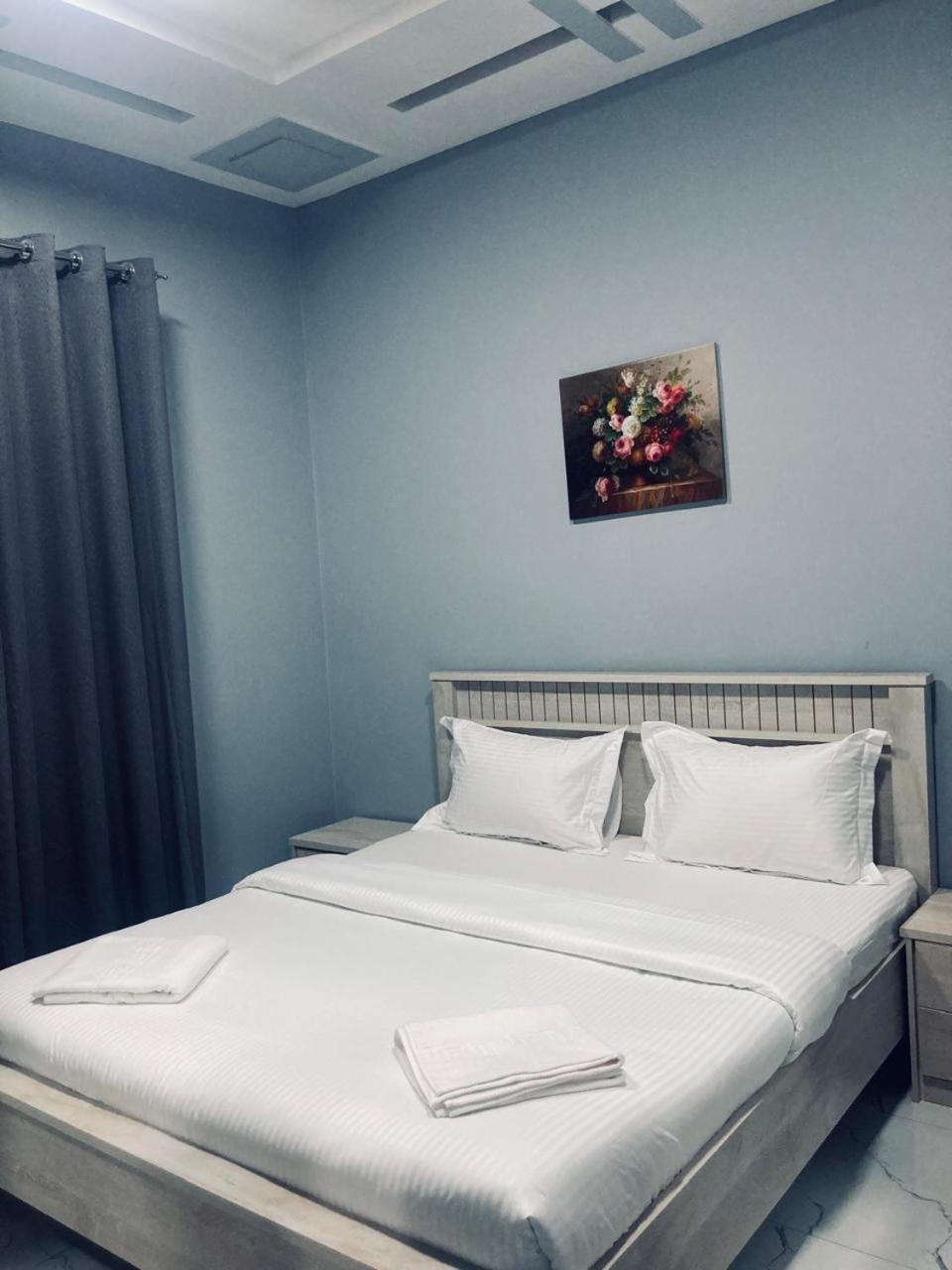 Paris Furnished Apartments - Tabasum Group Аджман Екстер'єр фото